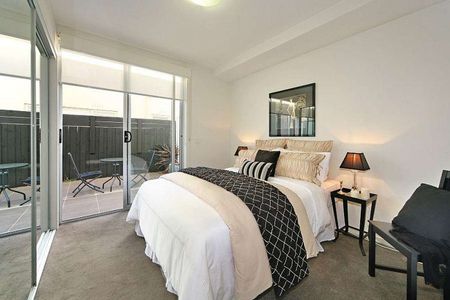 2/15 Truganini Road, Carnegie - Photo 4