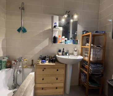 Location Appartement 3 pièces 63m² NIMES 30000 - Photo 5