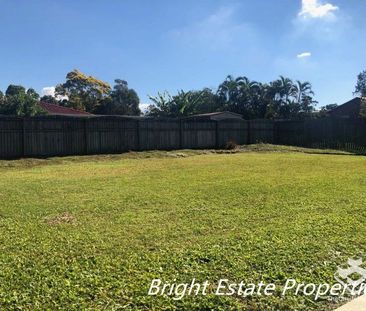 Charming Single-Level Home in Runcorn - Photo 1