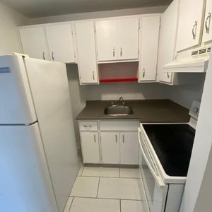 3 ET DEMI LIBRE IMMÉDIATEMENT - Photo 2