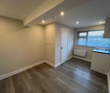 Horley 0 bedroom house share to rent - Photo 1