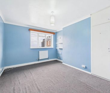 3 bedroom flat to rent - Photo 5