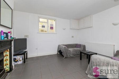 4 bedroom terraced house to rent - Photo 2