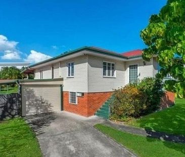 Spacious Family Home for Lease in Hendra - Photo 3