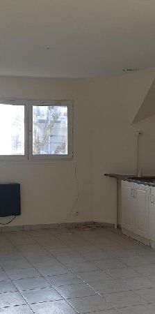 Location Appartement 1 pièce 27m² MONTFERMEIL 93370 - Photo 1