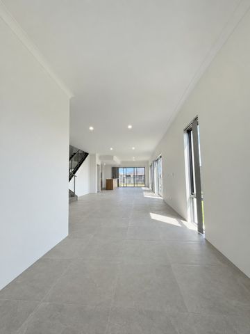 Main Home &dollar;950&sol;Week &vert; Studio &dollar;450&sol;Week - Brand New Coastal Living & a Separate Studio - Photo 4