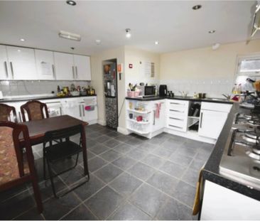 8 Bed - 40 Archery Road, City Centre, Leeds - LS2 9AU - Student - Photo 2