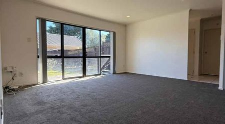 Sun filled 3 Bedroom Home. Freshly Renovated & Ready to Move In - Photo 4