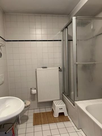 Brück Immobilien - *Vermietung* Große 3-Zi.-Dachgeschosswohnung mit sep. Gäste-WC - Photo 3