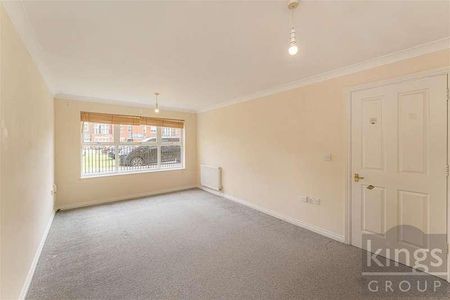 Cobham Close, Enfield, EN1 - Photo 2