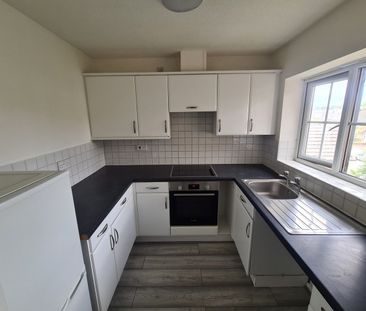 2 Bed Flat, Marshbrook Drive, M9 - Photo 2
