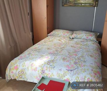 1 bedroom in a flat share to rent - Photo 3