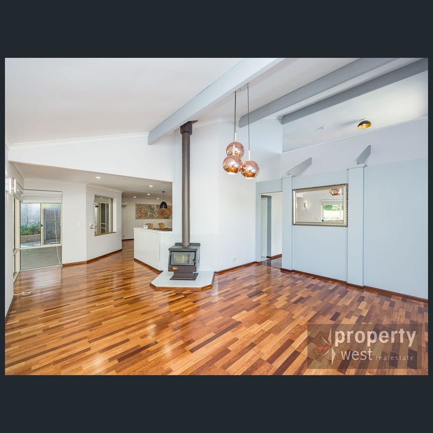 9 Catania Court, Mindarie, WA 6030 - Photo 1