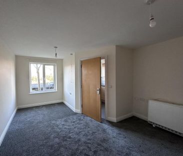 1 bedroom retirement property to rent - Photo 2