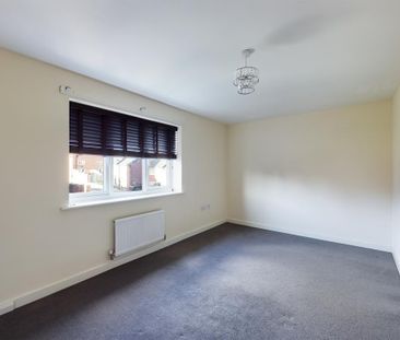 4 bedroom semi-detached house to rent - Photo 5