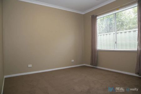 “Beautifully Presented & Spacious 4-Bedroom Home in Prime Pakenham Location!” - Photo 5