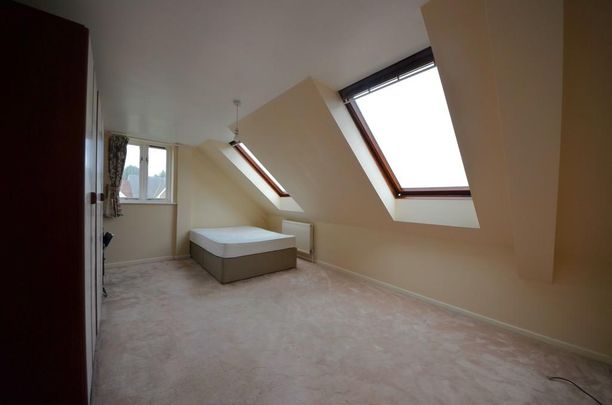1 bedroom in a flat share to rent - Photo 1