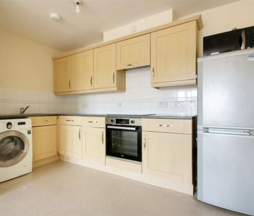 Ovaltine Court, Kings Langley - Photo 3