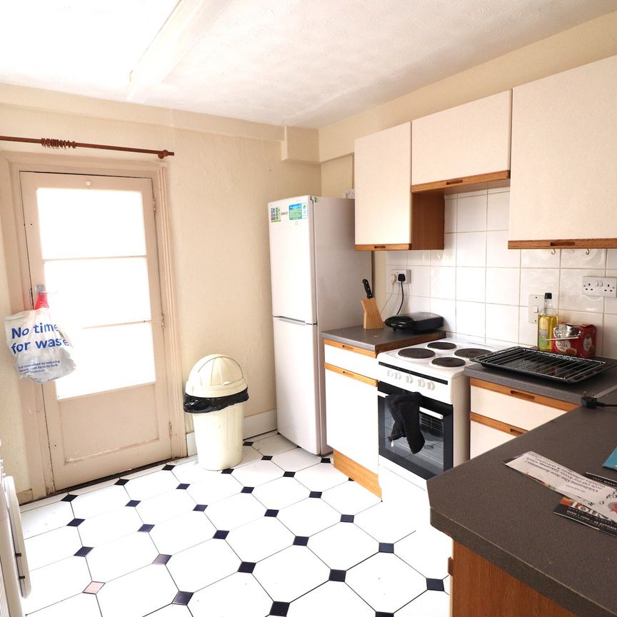 First Floor Back (5), 17 Jeune Street, Oxford OX4 1BN - Photo 1