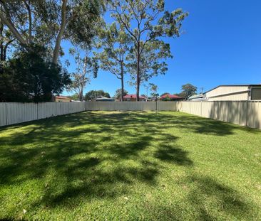 Modern Three Bedroom Home in Morisset - Photo 6