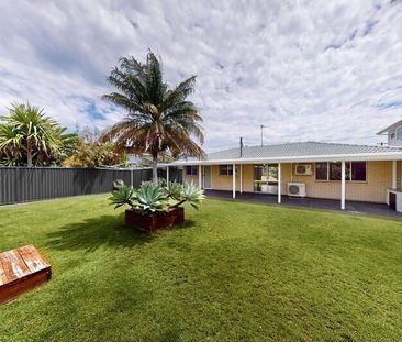 Burleigh Waters - Photo 1