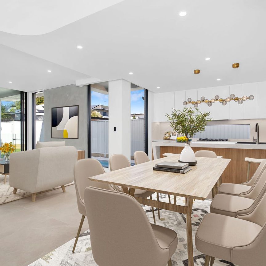 A sophisticated waterview residence - Photo 1