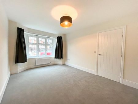 4 bedroom detached house to rent - Photo 3