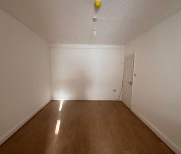 Room in a Shared House, South Park Terrace, IG1 - Photo 6