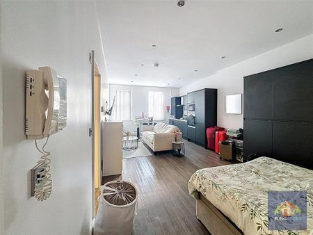 Studio to rent - Photo 3