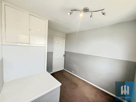 Far View Bank, Almondbury, Huddersfield, HD5 - Photo 2