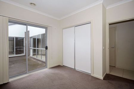 Unit 2/11 Toledo Crescent, Point Cook. - Photo 5