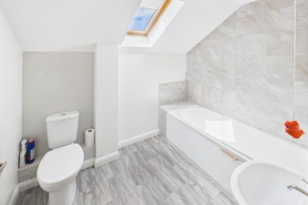 26 Fort Manor, Dundonald, Belfast, BT16 1ZA - Photo 2