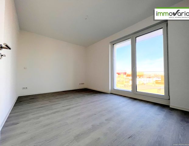 3-Raum-Wohnung mit Tageslichtbad, Wanne & Dusche, Aufzug, Fußbodenheizung, Balkon & großer Terrasse - Foto 1