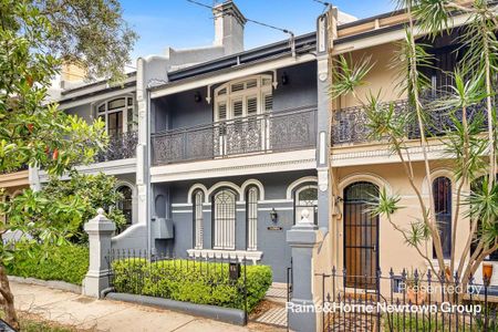 Substantial 3 bed terrace in premier street location - Photo 5