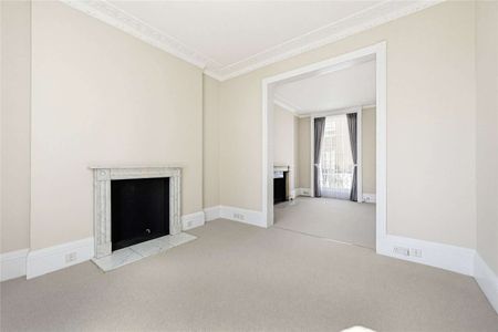 Beautiful family home in the heart of South Kensington with well proportioned accommodation. - Photo 3