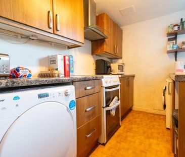 3 bedroom terraced house to rent - Photo 5