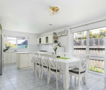 Spacious Five Bedroom Family Home in a Prime Wheelers Hill Location - Photo 4
