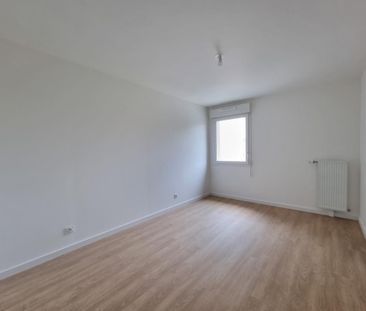 Location Appartement 4 pièces 79m² MONT ST AIGNAN 76130 - Photo 1