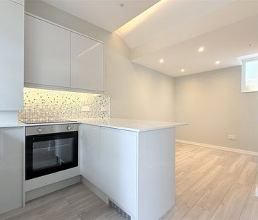 Skyfield Manor, West End Lane - Photo 2