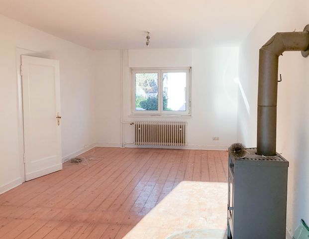 Einfamilienhaus mit Garten und 2 Garagen - Foto 1