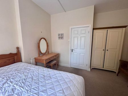 Portlands, Fairfield Avenue Bramley - Photo 4