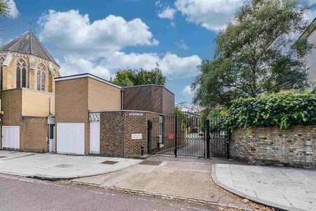 Parkhill Walk, Belsize, NW3 - Photo 2