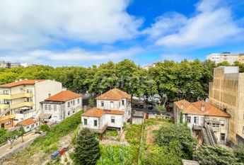 Apartamento T4 em Porto