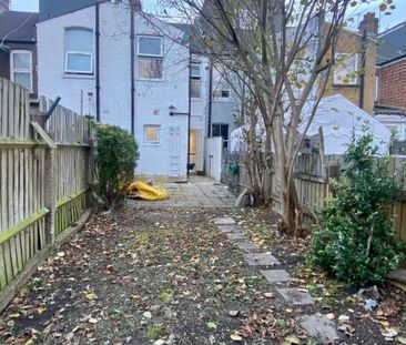 3 bedroom terraced house to rent - Photo 4