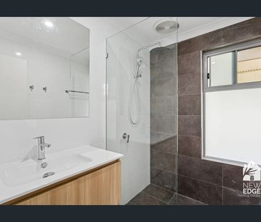 Modern home with Workshop - Photo 4