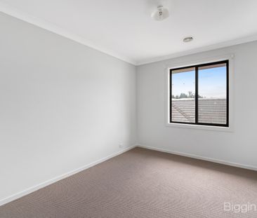 Attractive Townhouse in Prime Parkland Position - Photo 6