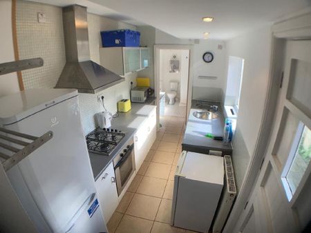 4 bedroom house share to rent - Photo 4