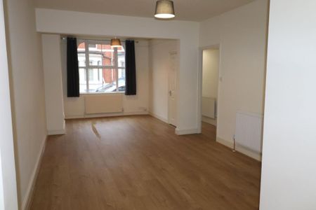 3 bedroom terraced house to rent - Photo 2