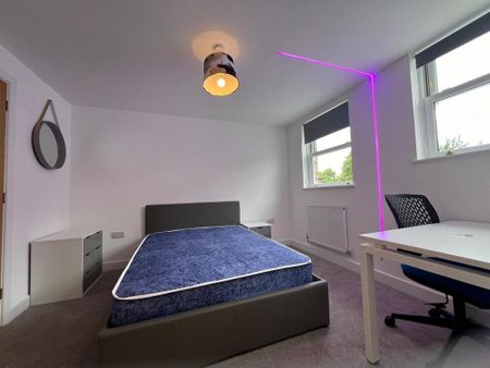 3 bedroom flat to rent - Photo 5