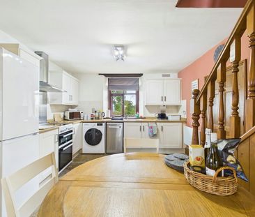 Cottage to rent on - Photo 1